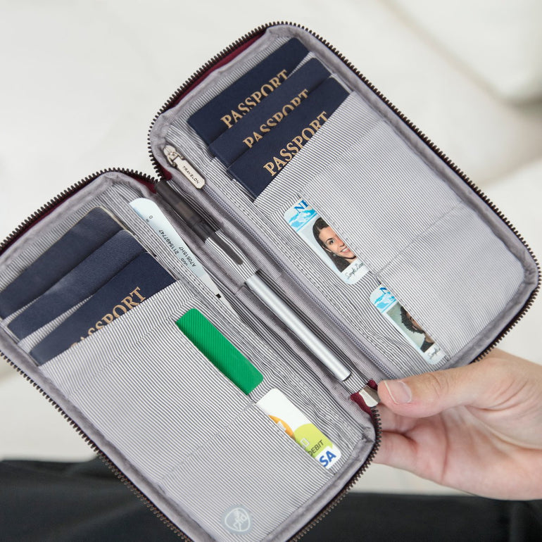 Travelon Portefeuille à fermeture éclair pour passeports familiaux avec blocage RFID - Poppy
