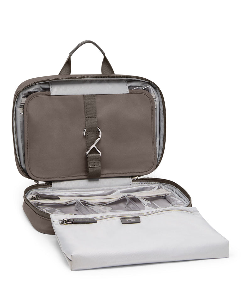 Tumi Voyageur Madeline Cosmétique