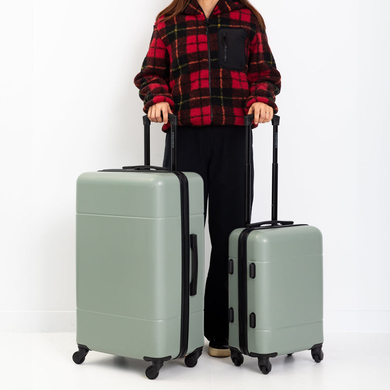 Premier Retreat 2-Piece Hardside Luggage Set (18" & 26")