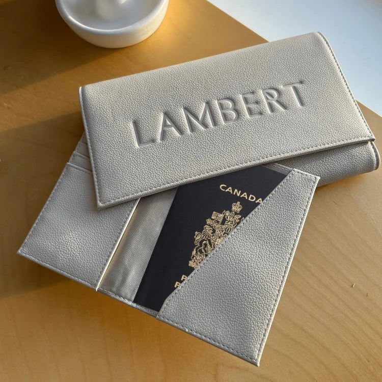 Lambert Le Atlas - Étui à passeport en cuir vegan oyster