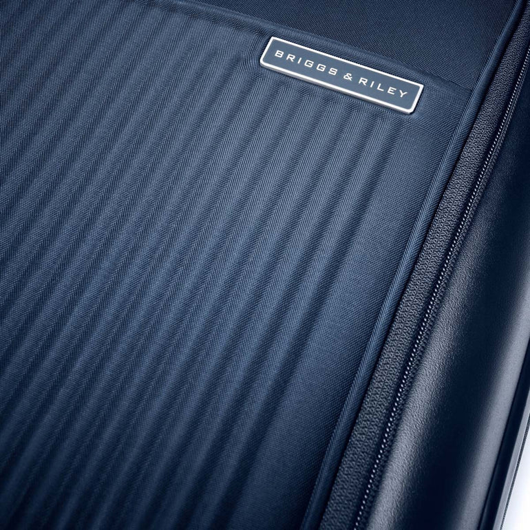 Briggs & Riley Sympatico Essential 22" Valise à main extensible à roulettes avec poche avant