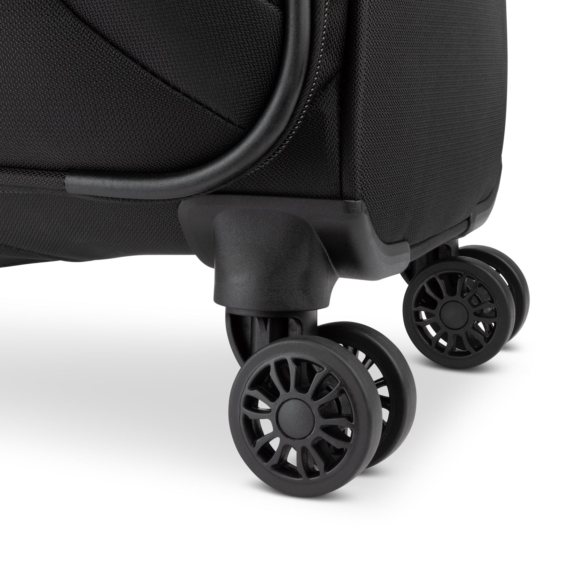 Atlantic Luggage Atlantic Artisan III Spinner Medium Expandable Luggage