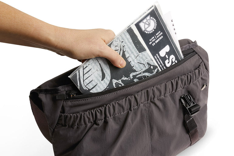 Bellroy Messenger Bags Bellroy Cinch Messenger Bag
