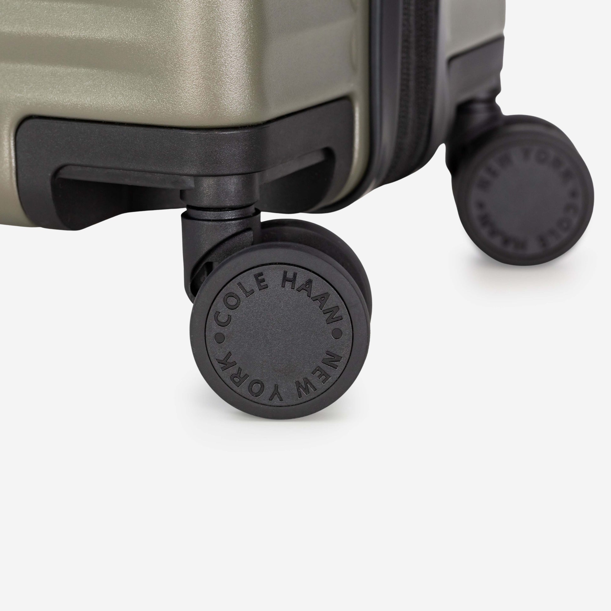 Cole Haan Luggage Cole Haan Traverse Series Premium Hardside Medium Checked Luggage