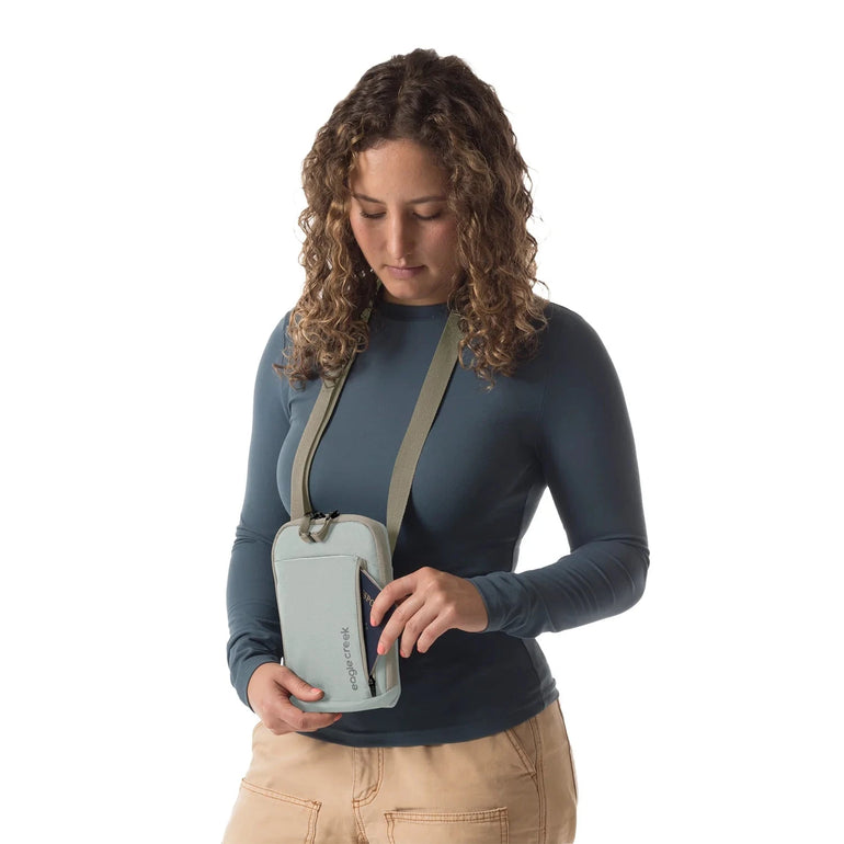 Eagle Creek Cross-Body Bag Eagle Creek Stash RFID Crossbody Bag