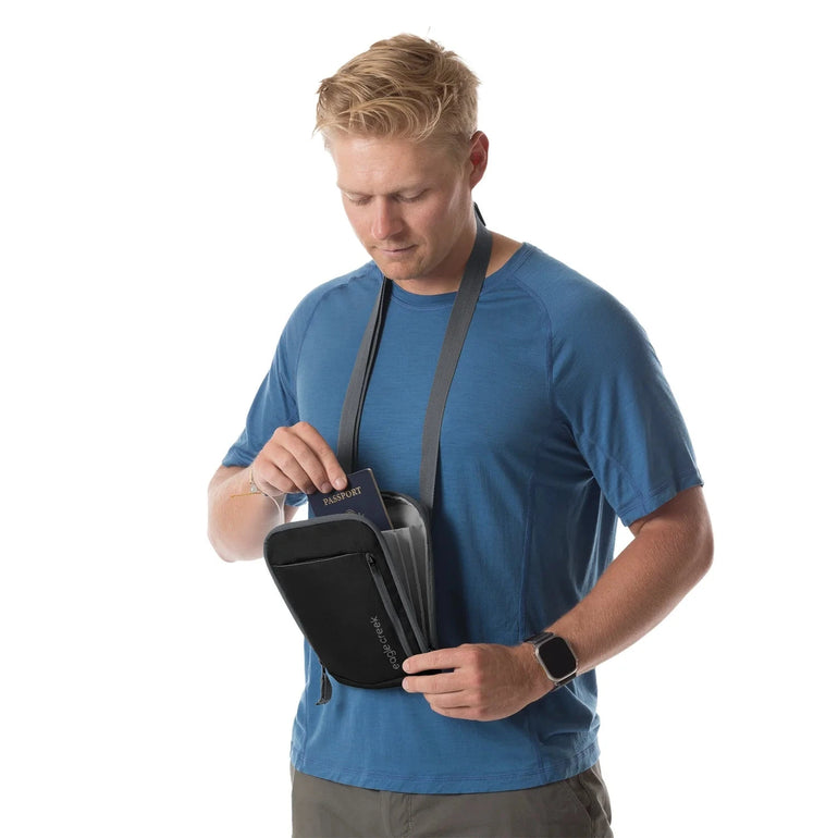 Eagle Creek Cross-Body Bag Eagle Creek Stash RFID Crossbody Bag
