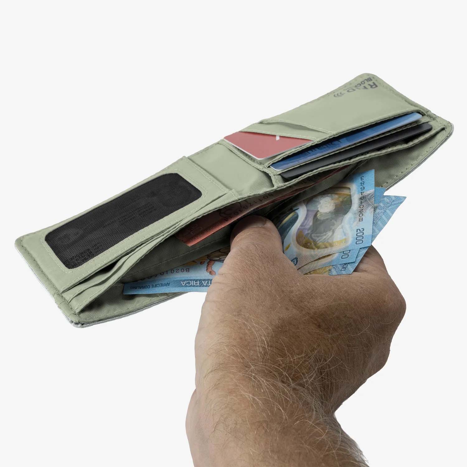 Eagle Creek Wallets Eagle Creek Stash RFID Bi-Fold Wallet