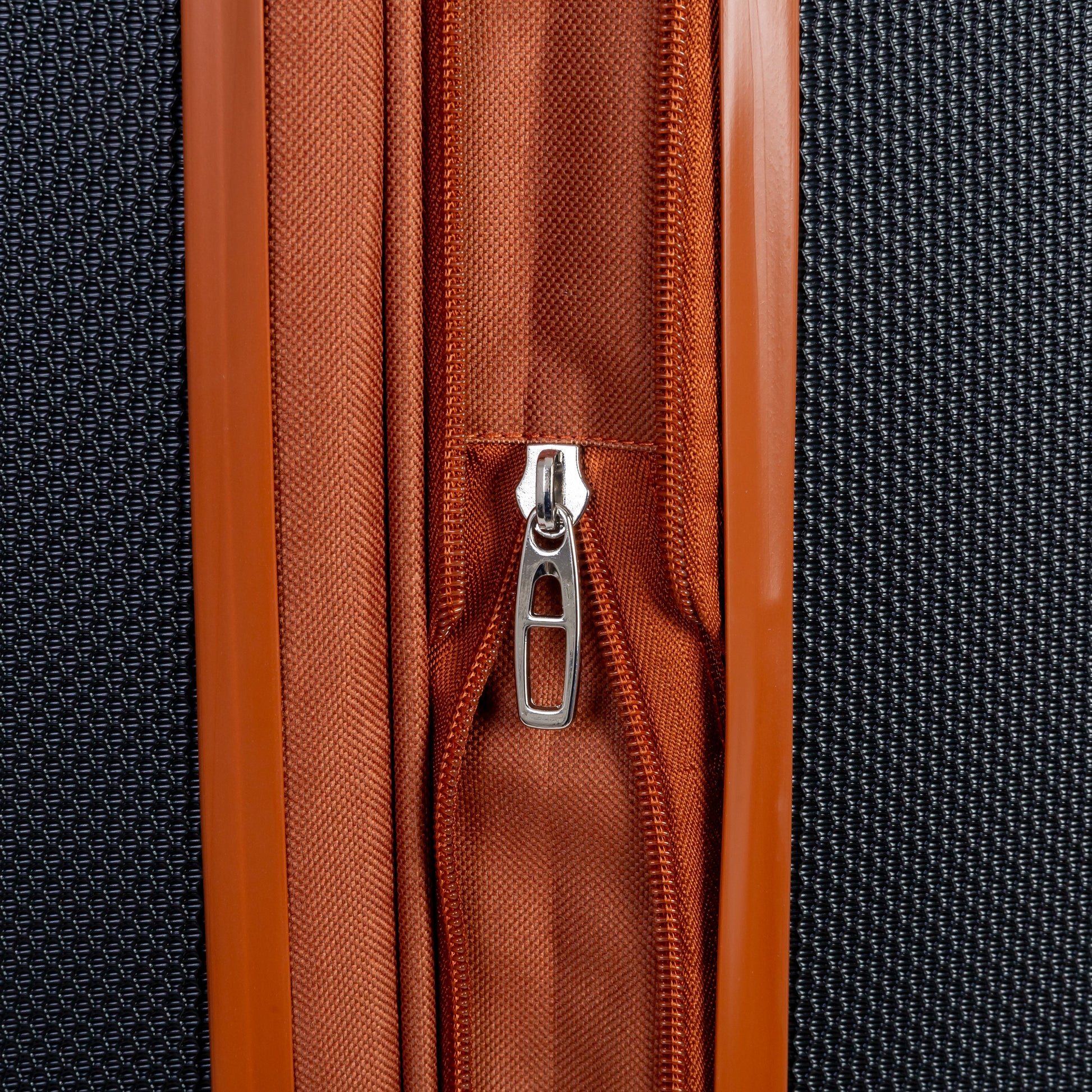 Explorer Luggage Explorer First Class Expandable Luggage Set