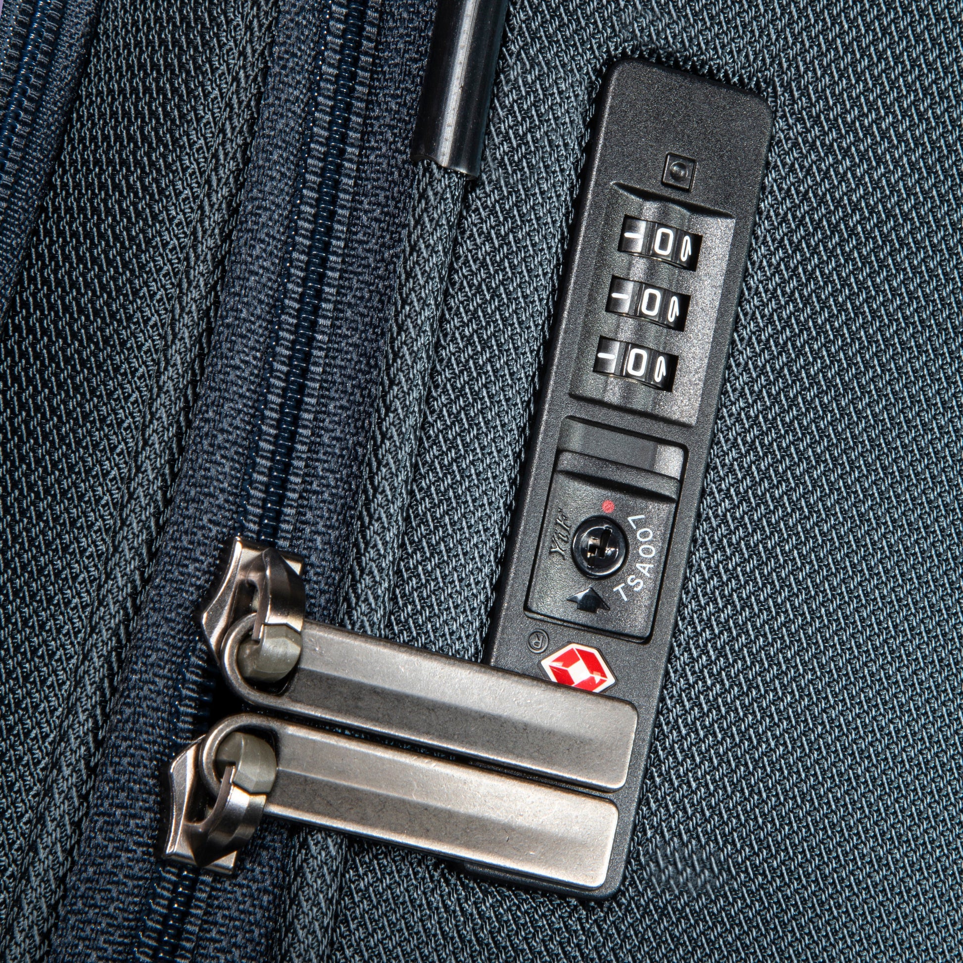 Ricardo Beverly Hills Luggage Ricardo Beverly Hills Avalon 24" Medium Check-In Expandable Spinner Luggage
