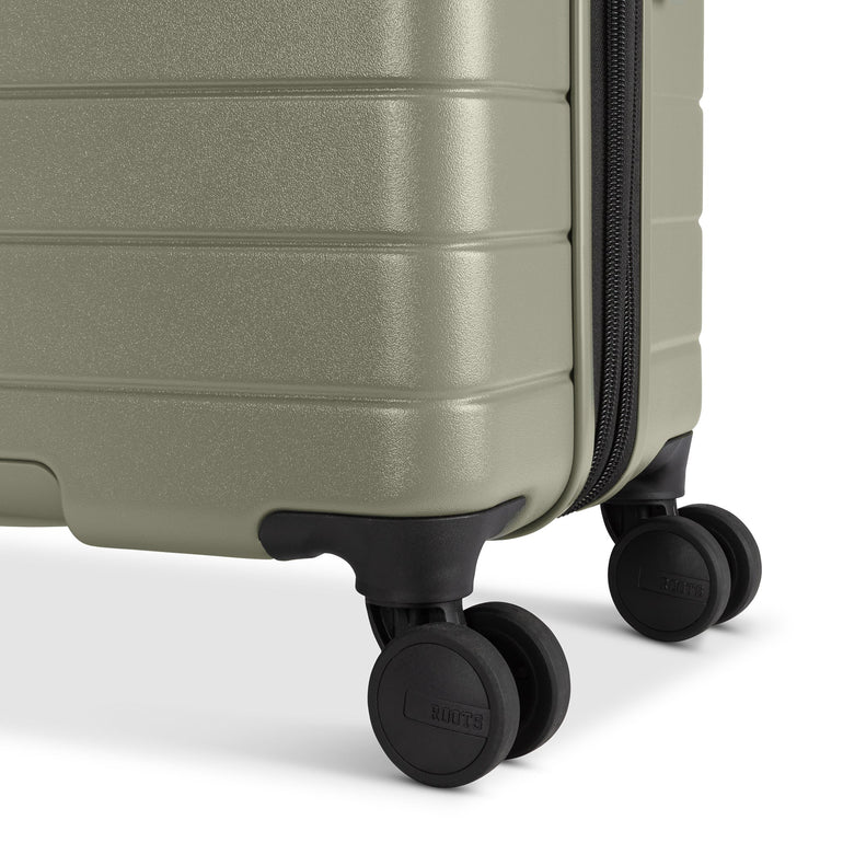 Roots Luggage Roots Travel Expandable Spinner 24" Medium Luggage