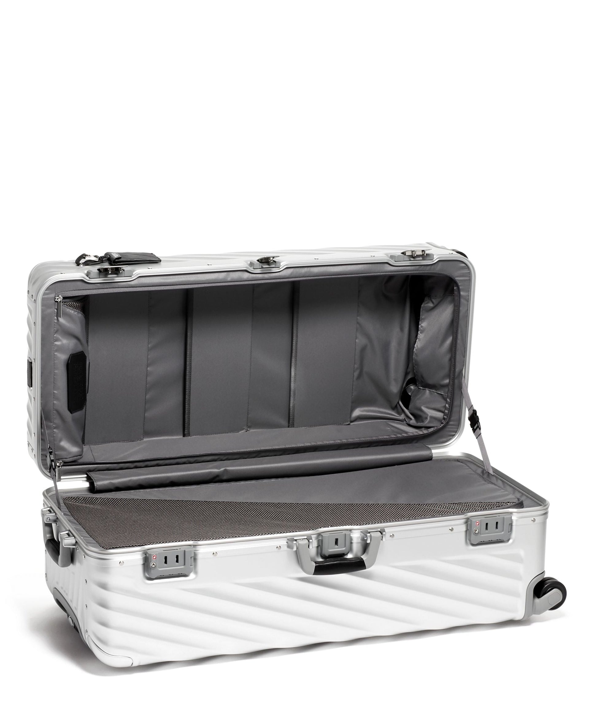 Tumi Luggage Silver Tumi 19 Degree Aluminum Rolling Trunk