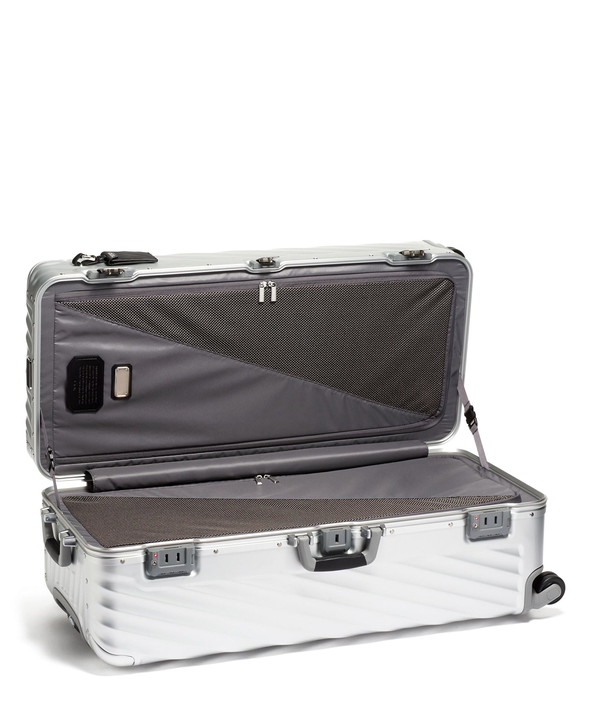 Tumi Luggage Silver Tumi 19 Degree Aluminum Rolling Trunk