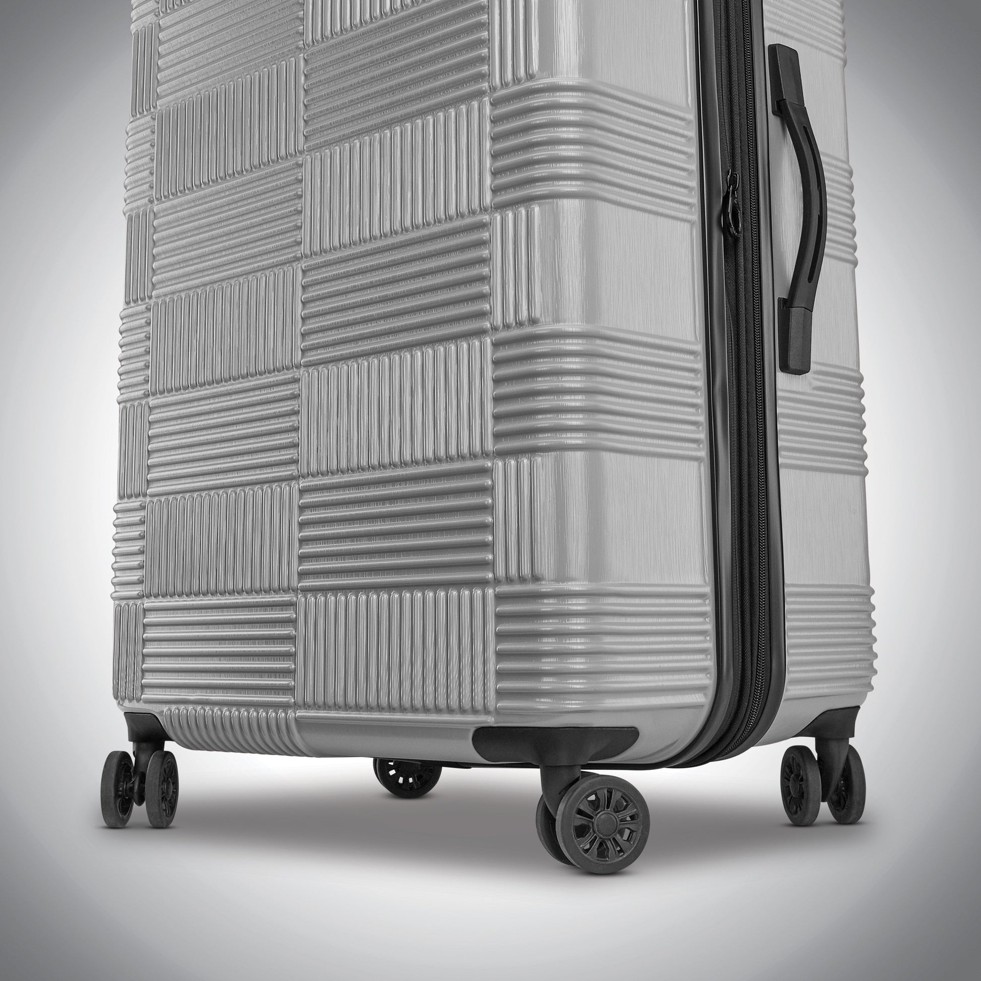 American Tourister Unify Spinner Medium Expandable Luggage
