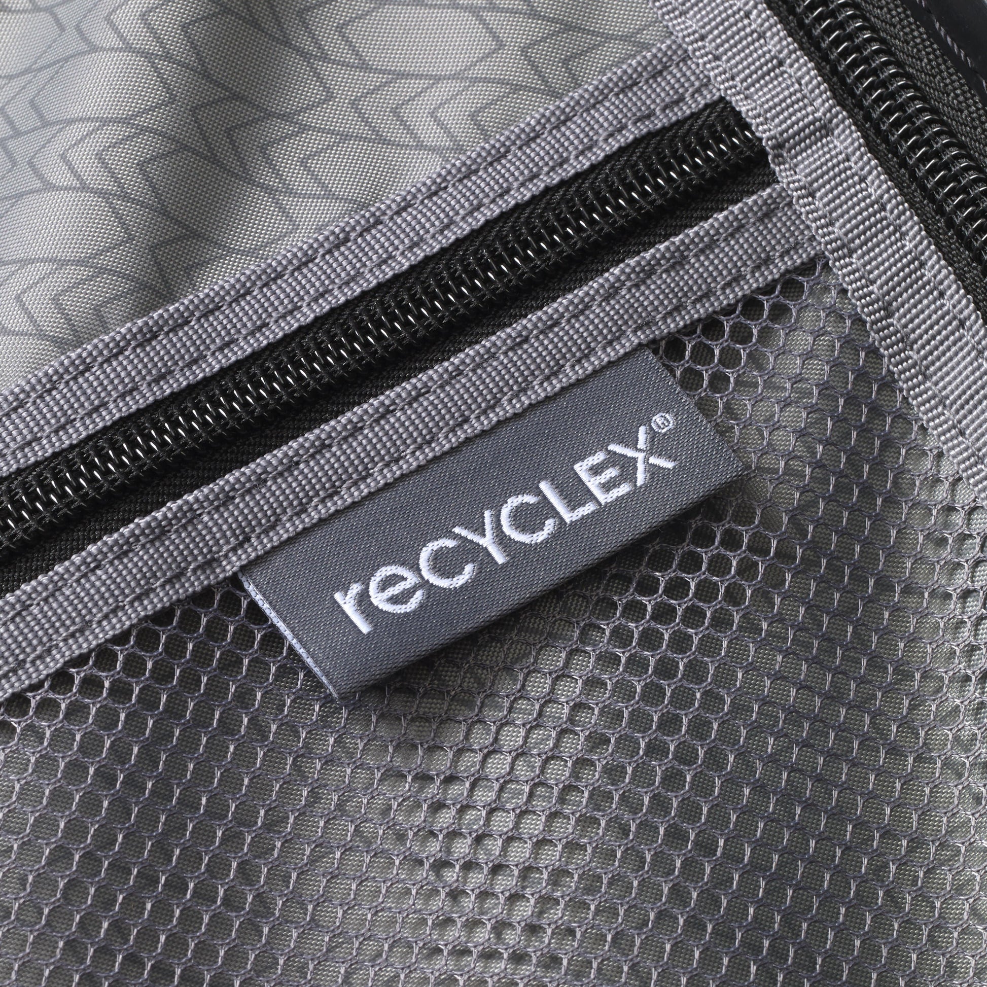 Samsonite Canadian Collection Spinner Carry-On Luggage