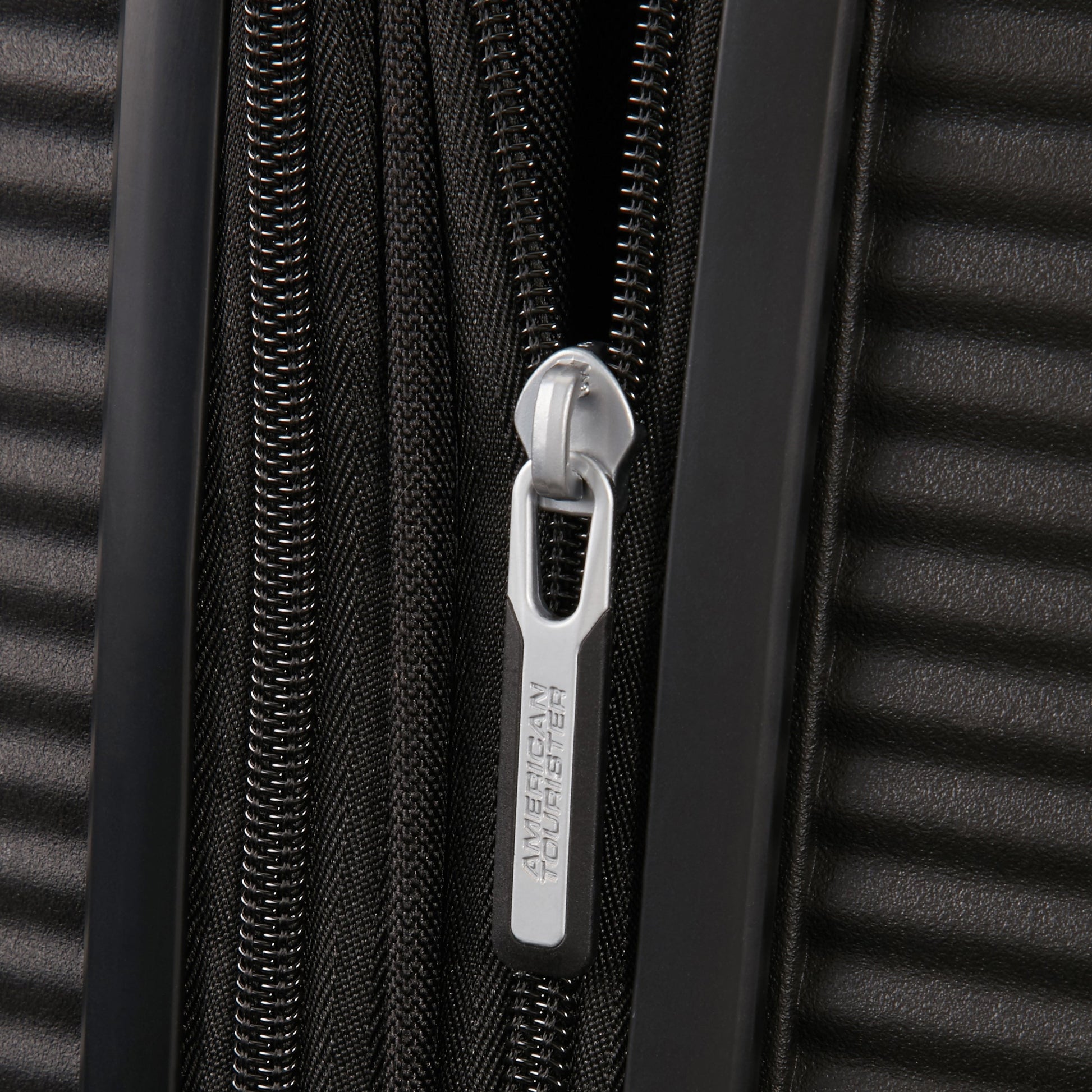 American Tourister Luggage American Tourister Curio Spinner Medium Expandable Luggage