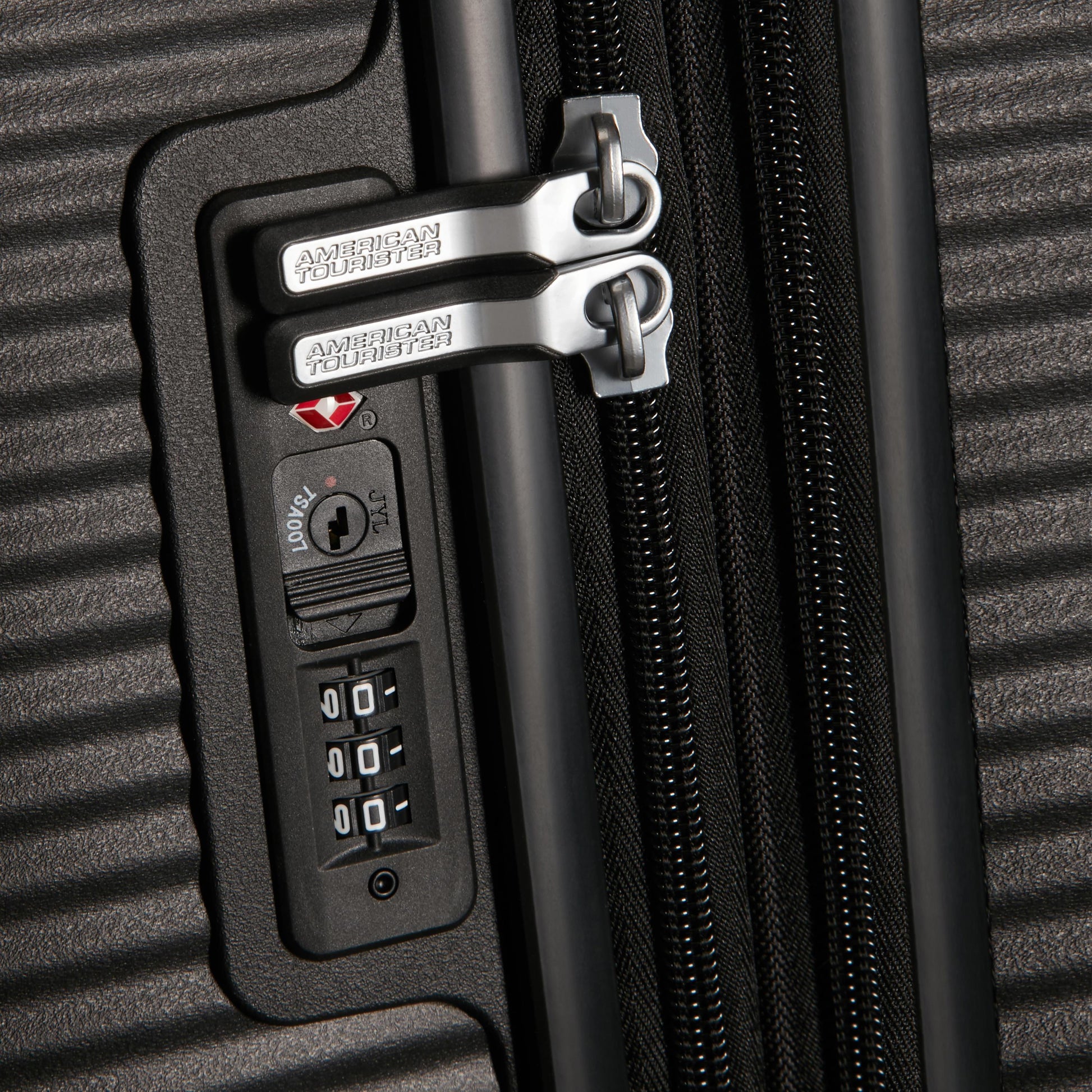 American Tourister Luggage American Tourister Curio Spinner Medium Expandable Luggage