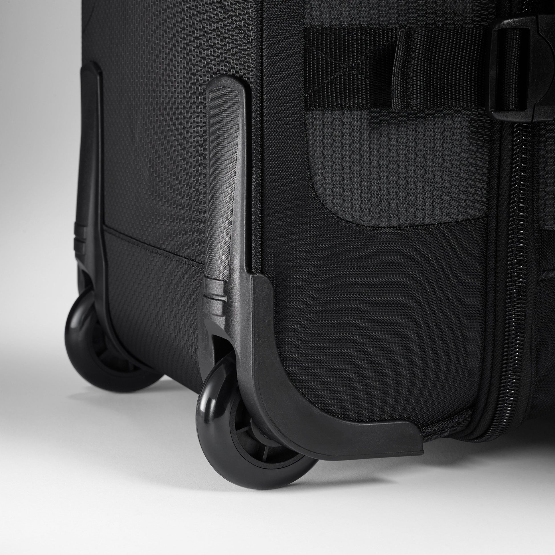 High Sierra Duffles High Sierra Fairlead Collection 28" Drop Bottom Duffle